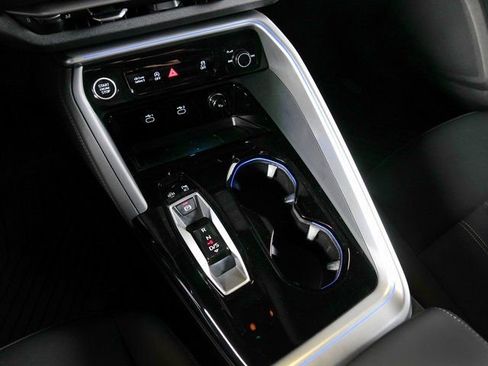 Certified 2025 Audi Q5 Premium w/ Convenience Package AWD/4WD image 14
