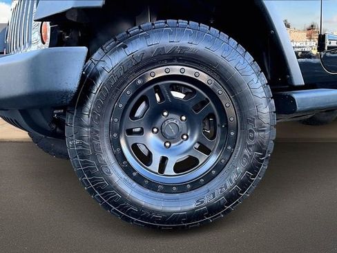 Used 2012 Jeep Wrangler Unlimited Rubicon w/ Connectivity Group image 8