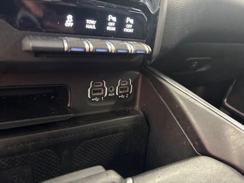Used 2023 RAM 1500 Laramie AWD/4WD image 44