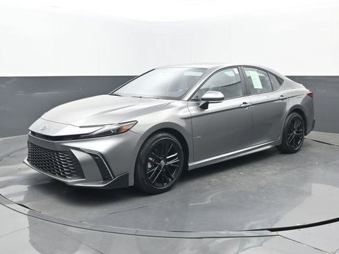 Used 2025 Toyota Camry SE w/ Multimedia Upgrade Package image 22