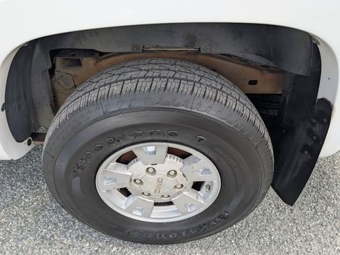 Used 2007 GMC Canyon SLE AWD/4WD image 10