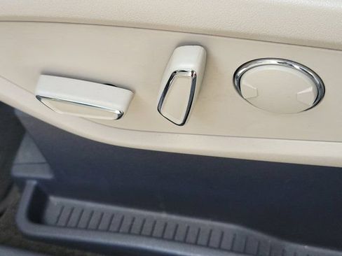 Used 2020 Lincoln Nautilus Reserve FWD image 25