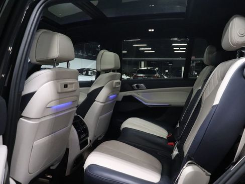 Used 2020 BMW X7 M50i w/ Dynamic Handling Package image 14