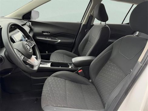 Used 2021 Nissan Kicks SV image 12