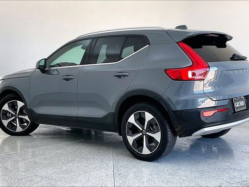 Certified 2023 Volvo XC40 B4 Plus w/ Driver Assist Package image 17