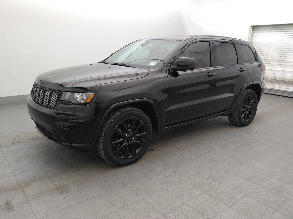 Used 2018 Jeep Grand Cherokee Altitude RWD image 2