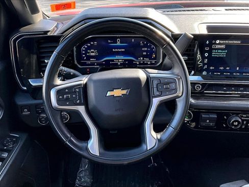 Used 2025 Chevrolet Silverado 1500 LT image 17