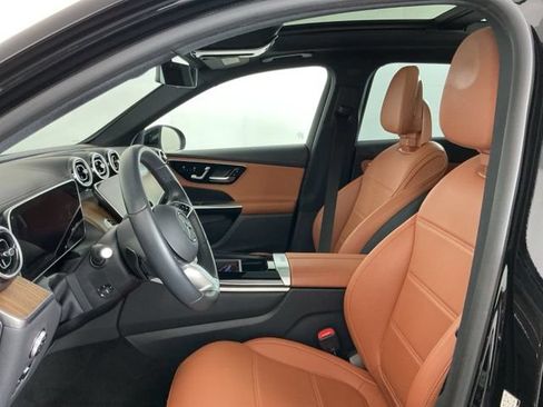 Used 2024 Mercedes-Benz GLC 300 4MATIC image 13