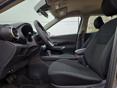 Used 2024 Nissan Kicks SV image 16