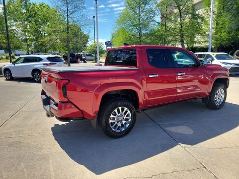 Used 2025 Toyota Tacoma Limited image 7