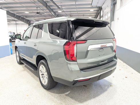 Used 2024 GMC Yukon SLT w/ SLT Luxury Package image 5
