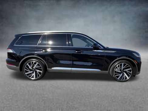 Used 2025 Lincoln Aviator Reserve w/ Equipment Group 201A image 4