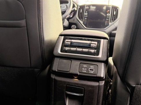 Used 2023 Subaru Ascent Onyx Edition Limited image 9