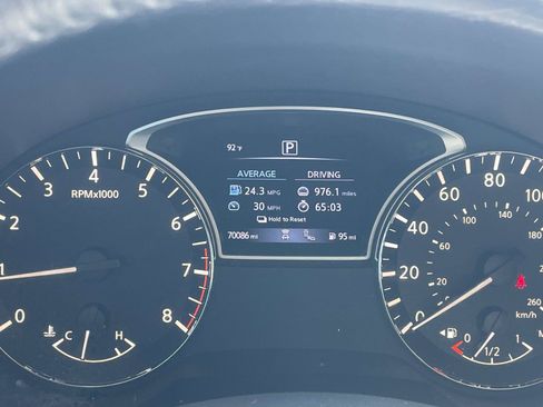 Used 2016 Nissan Altima 3.5 SL w/ 3.5 Technology Package FWD image 20