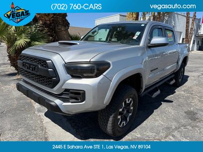 Used 2016 Toyota Tacoma SR5 w/ SR5 Appearance Package (SN)