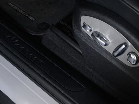 Certified 2023 Porsche Macan Base image 22