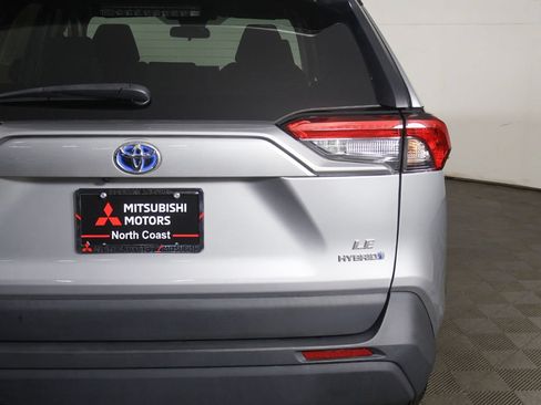Used 2021 Toyota RAV4 LE AWD/4WD image 13