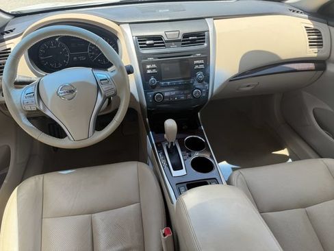 Used 2014 Nissan Altima 2.5 SL w/ Moonroof Package FWD image 17