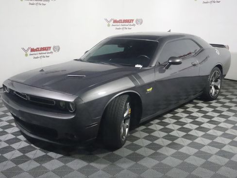 Used 2016 Dodge Challenger R/T w/ Sound Group RWD image 15