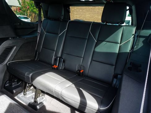 Used 2023 Cadillac Escalade Premium Luxury RWD image 11