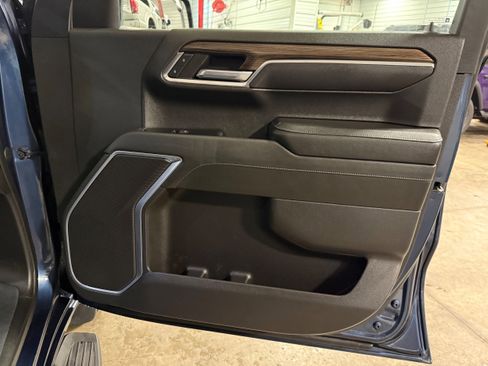 Used 2022 Chevrolet Silverado 1500 LT image 9