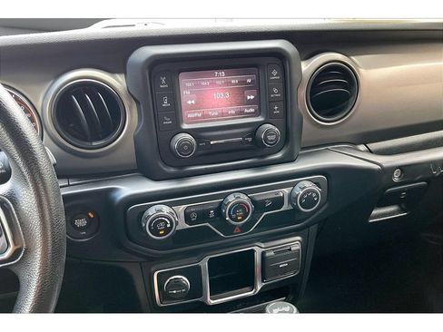Used 2021 Jeep Wrangler Sport AWD/4WD image 9