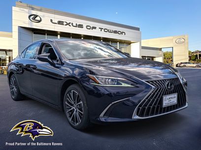 New 2025 Lexus ES 300h w/ Premium Package