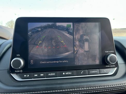 Used 2021 Nissan Rogue SL image 13