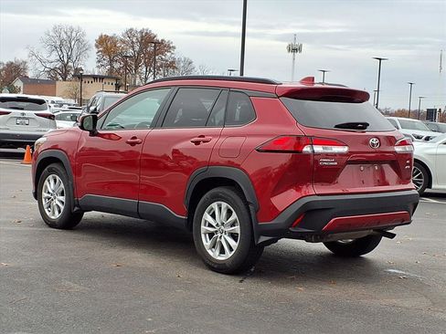 Certified 2022 Toyota Corolla Cross LE w/ Moonroof Package image 32