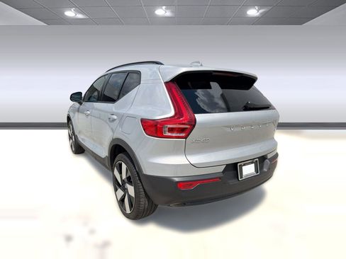 Used 2023 Volvo XC40 Recharge Ultimate AWD/4WD image 3