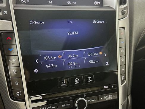 Used 2018 INFINITI Q60 3.0t Luxe w/ Cargo Package image 17