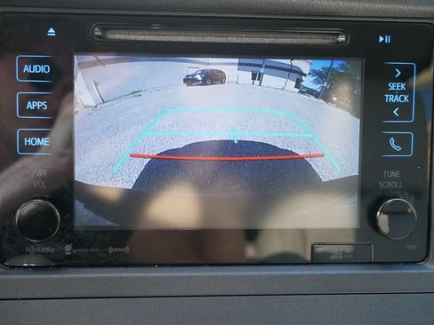 Used 2017 Toyota Sienna XLE FWD image 19