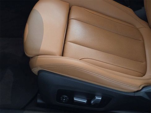 Used 2023 BMW 430i Coupe w/ M Sport Package image 29