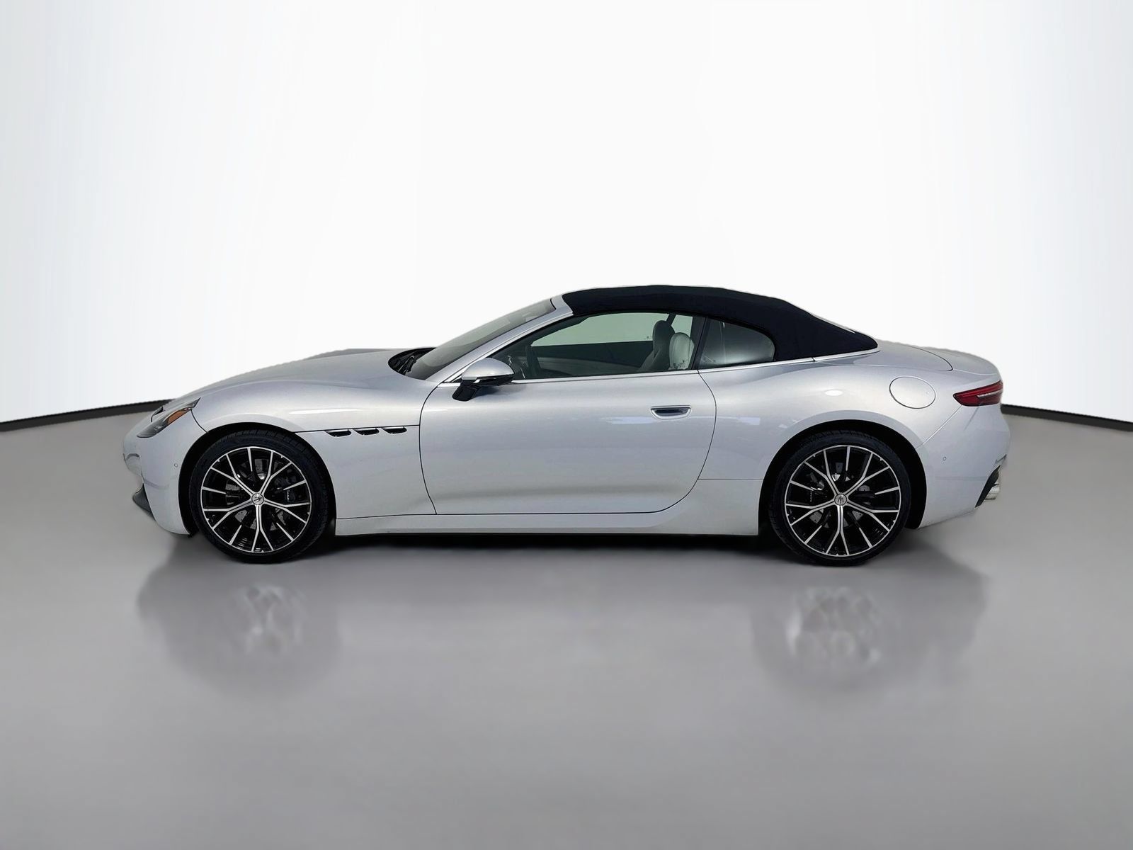 Used 2026 Maserati GranCabrio Modena AWD/4WD image 4