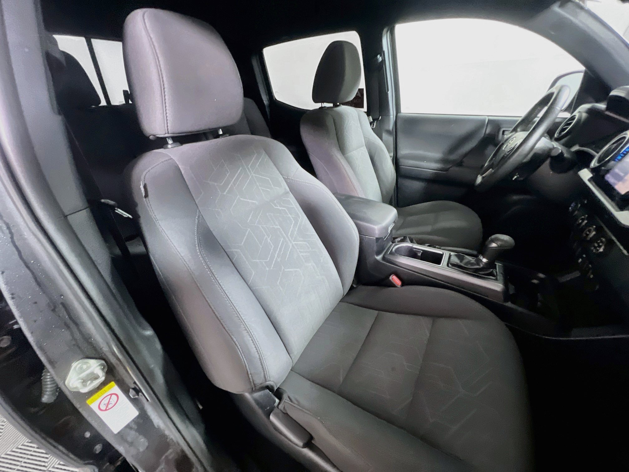 Used 2019 Toyota Tacoma TRD Sport AWD/4WD image 30