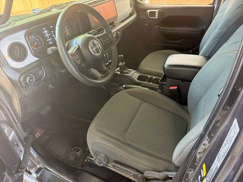 Used 2024 Jeep Wrangler Unlimited Sport AWD/4WD image 2