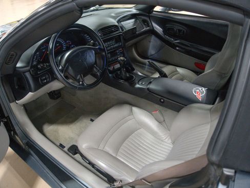 Used 2003 Chevrolet Corvette Convertible w/ Preferred Equipment Group1 image 35