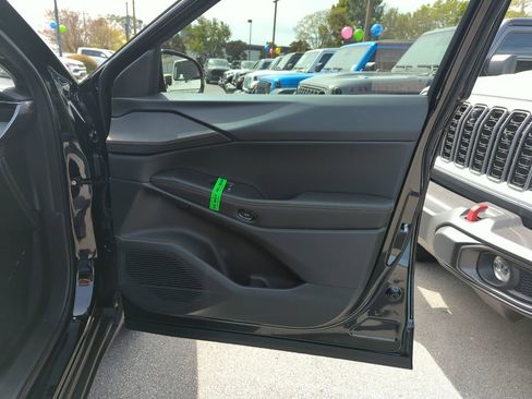 New 2026 Jeep Cherokee Limited image 32