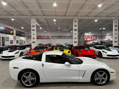 Used 2007 Chevrolet Corvette Coupe w/ Preferred Equipment Group RWD image 6