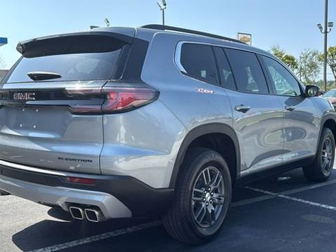 Used 2025 GMC Acadia Elevation FWD image 7