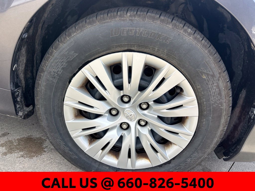 Used 2014 Toyota Camry LE FWD image 14