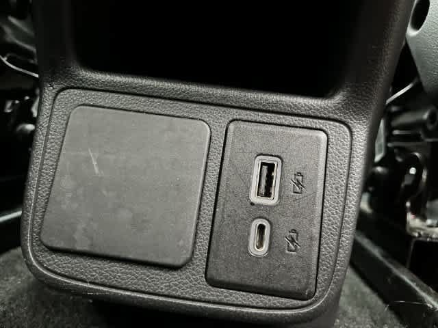 Used 2024 Buick Encore GX Preferred FWD image 17