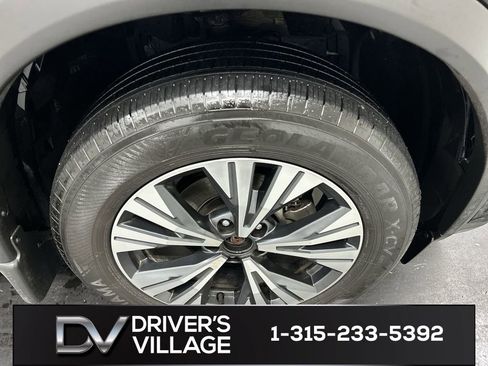 Used 2023 Nissan Rogue SV image 8