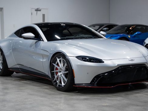 Used 2019 Aston Martin V8 Vantage Coupe RWD image 16