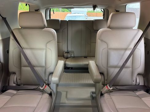 Used 2020 GMC Yukon SLT w/ Premium Edition RWD image 31