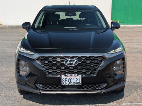 Used 2019 Hyundai Santa Fe SE FWD image 2