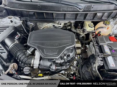 Used 2017 Cadillac XT5 Platinum AWD/4WD image 32