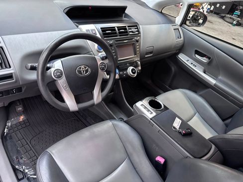 Used 2012 Toyota Prius V Five FWD image 7