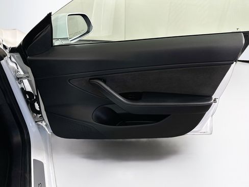 Used 2018 Tesla Model 3 Long Range image 32