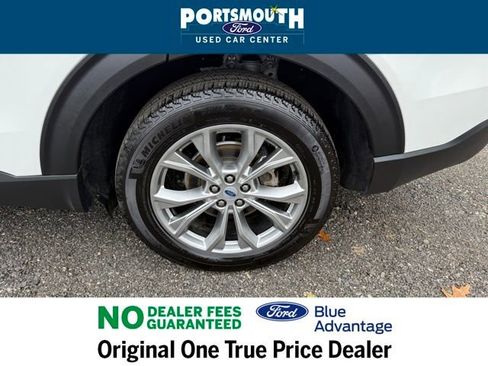 Certified 2022 Ford Explorer XLT w/ Equipment Group 202A image 28